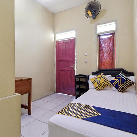 Spot On 92832 Al Mahira Syariah Hotel Majalengka Bagian luar foto