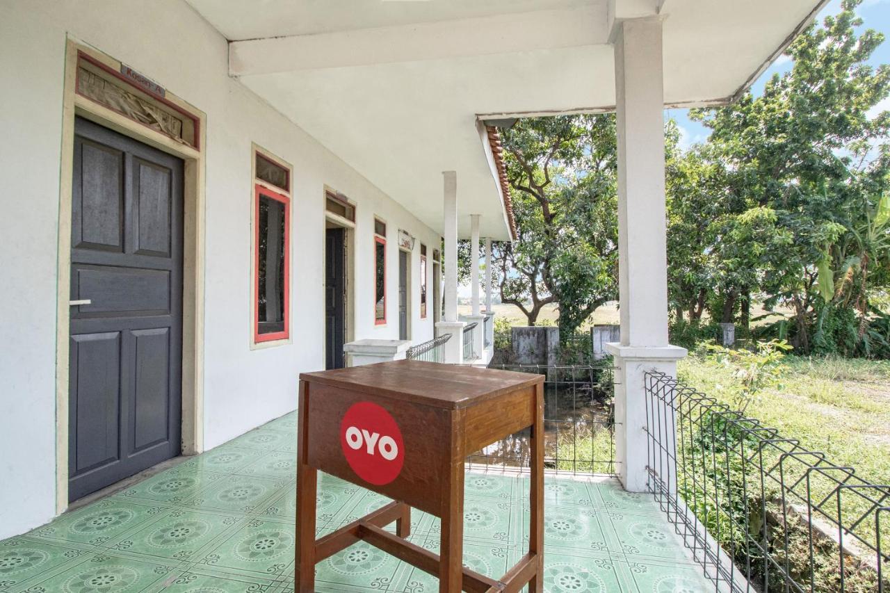 Spot On 92832 Al Mahira Syariah Hotel Majalengka Bagian luar foto