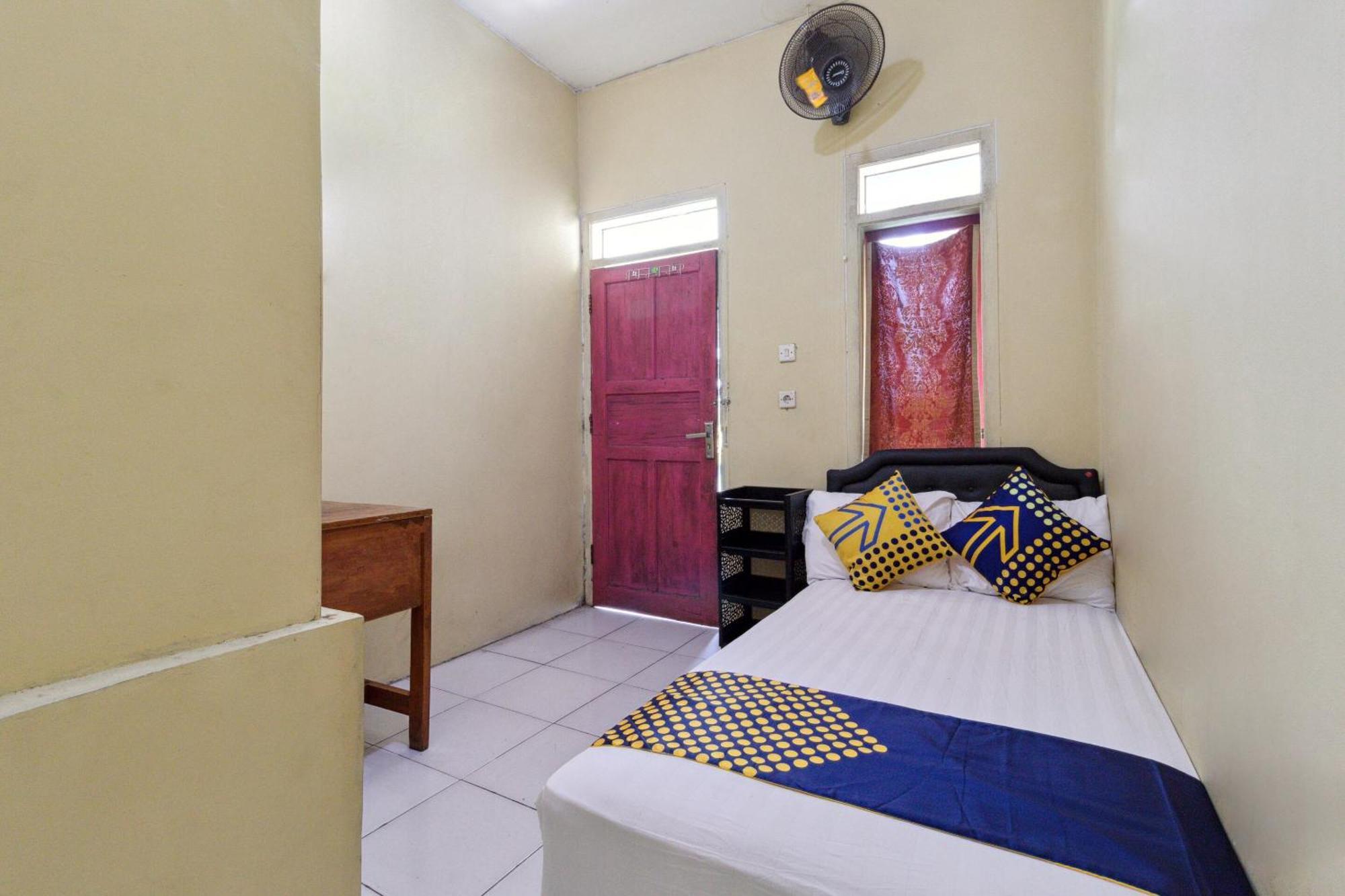 Spot On 92832 Al Mahira Syariah Hotel Majalengka Bagian luar foto