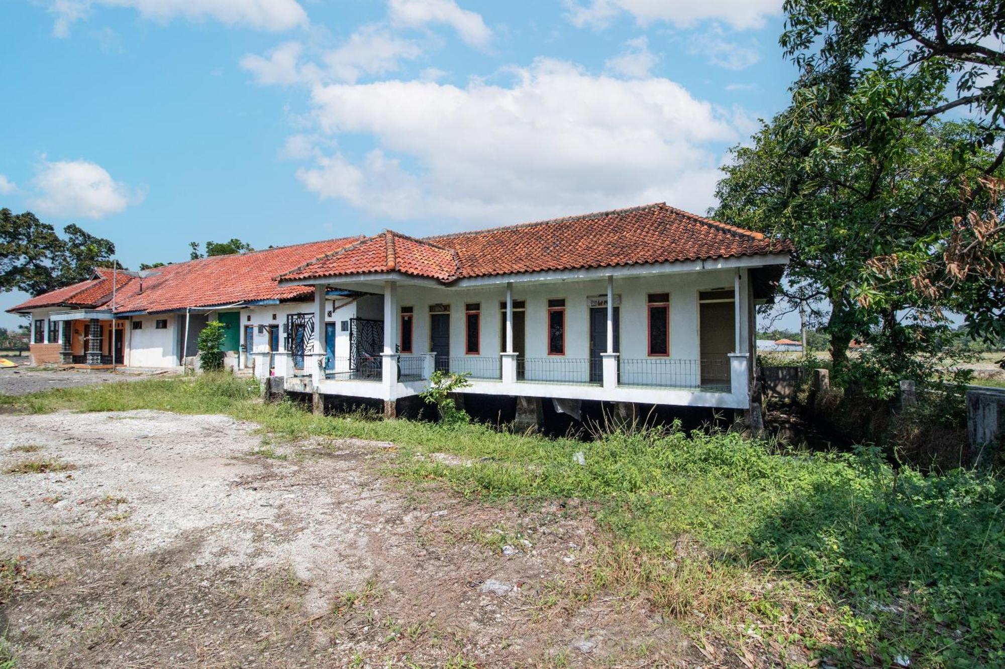 Spot On 92832 Al Mahira Syariah Hotel Majalengka Bagian luar foto