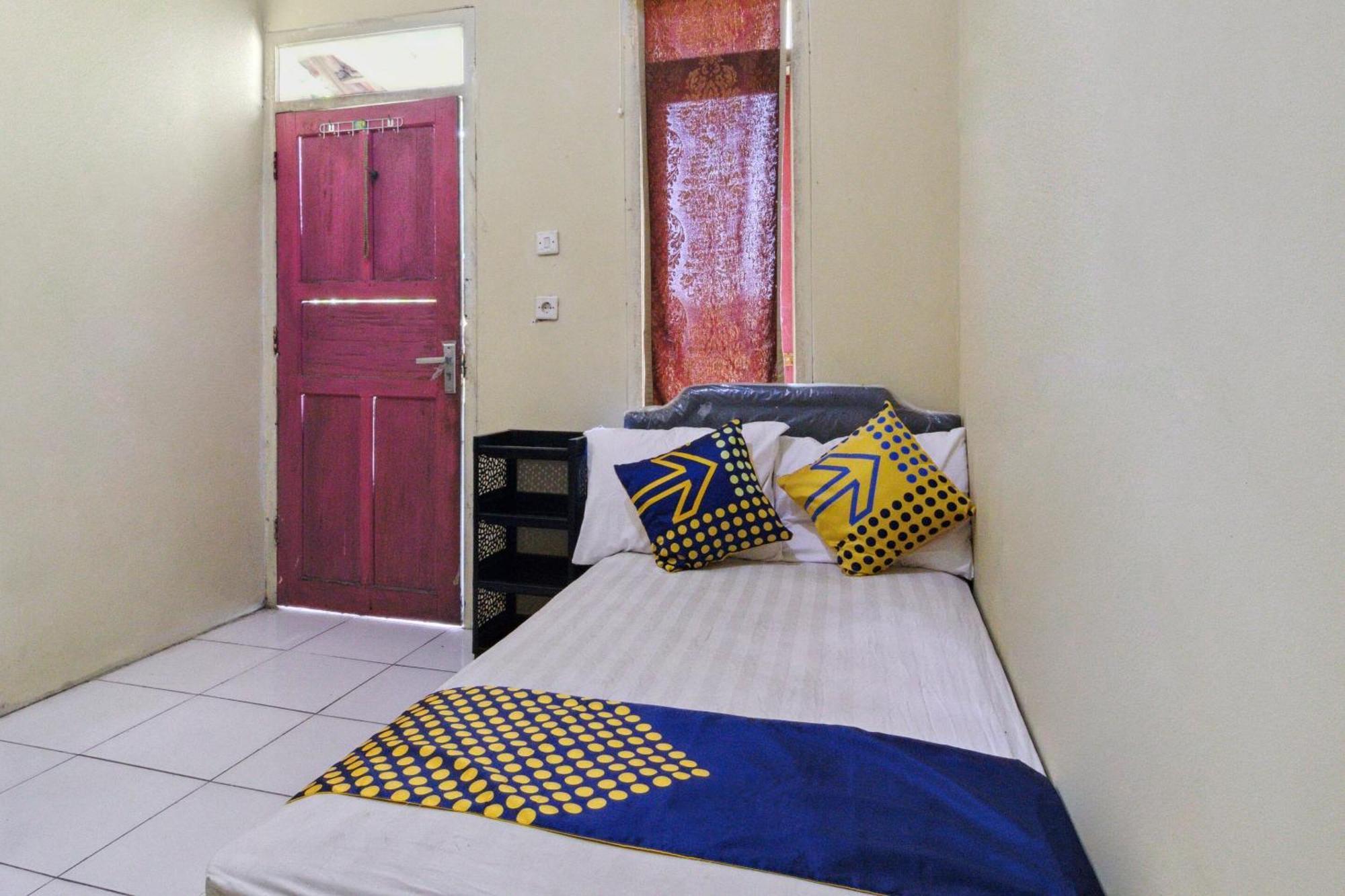 Spot On 92832 Al Mahira Syariah Hotel Majalengka Bagian luar foto