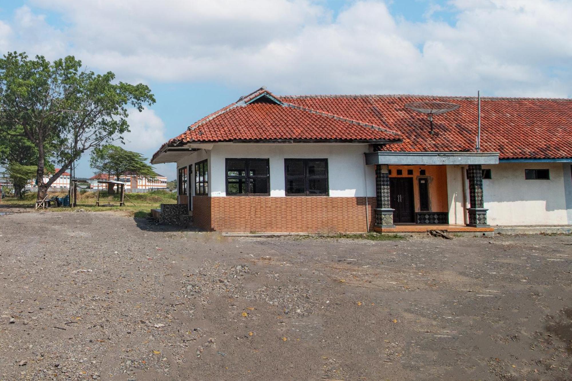 Spot On 92832 Al Mahira Syariah Hotel Majalengka Bagian luar foto