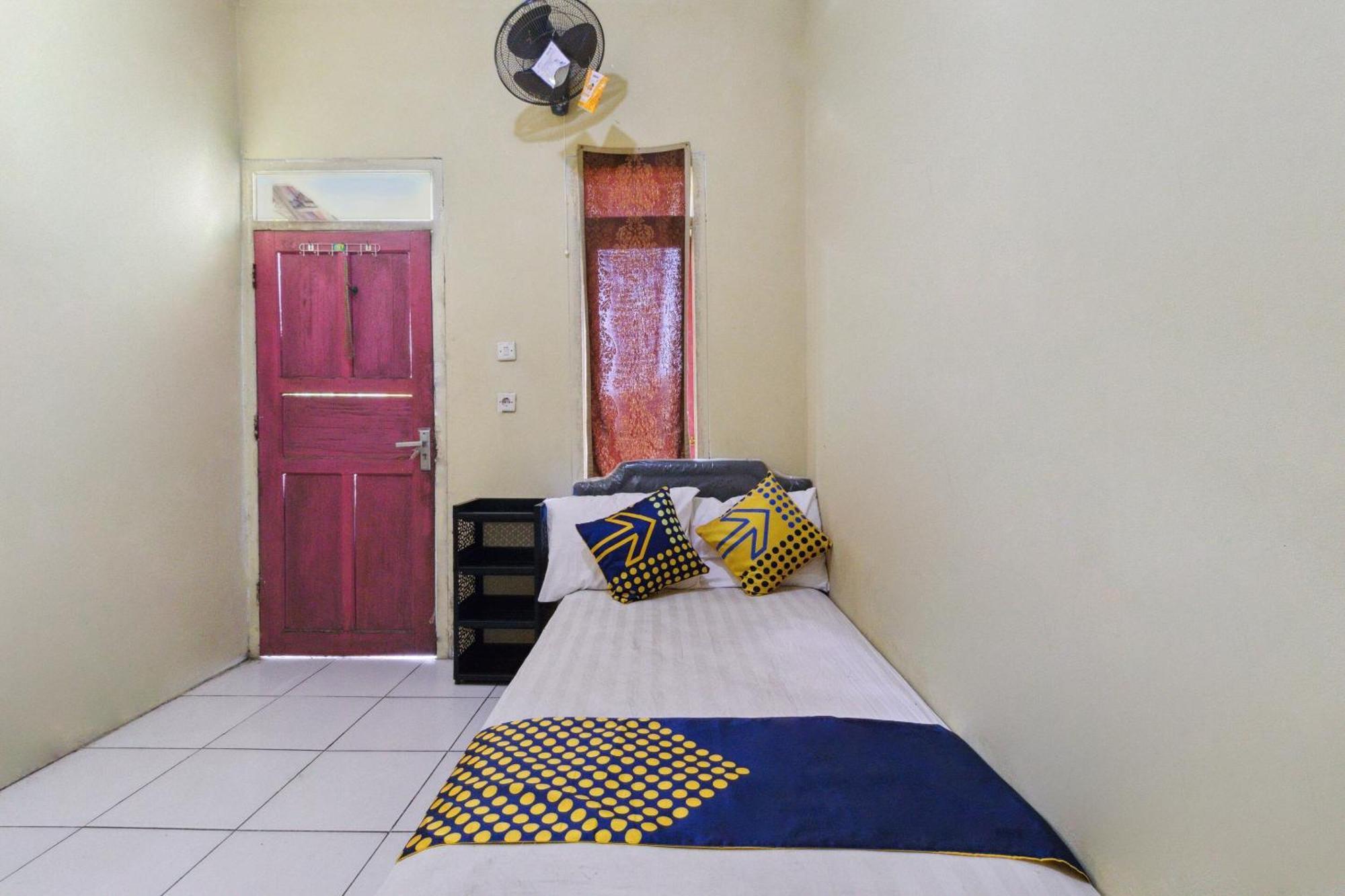Spot On 92832 Al Mahira Syariah Hotel Majalengka Bagian luar foto
